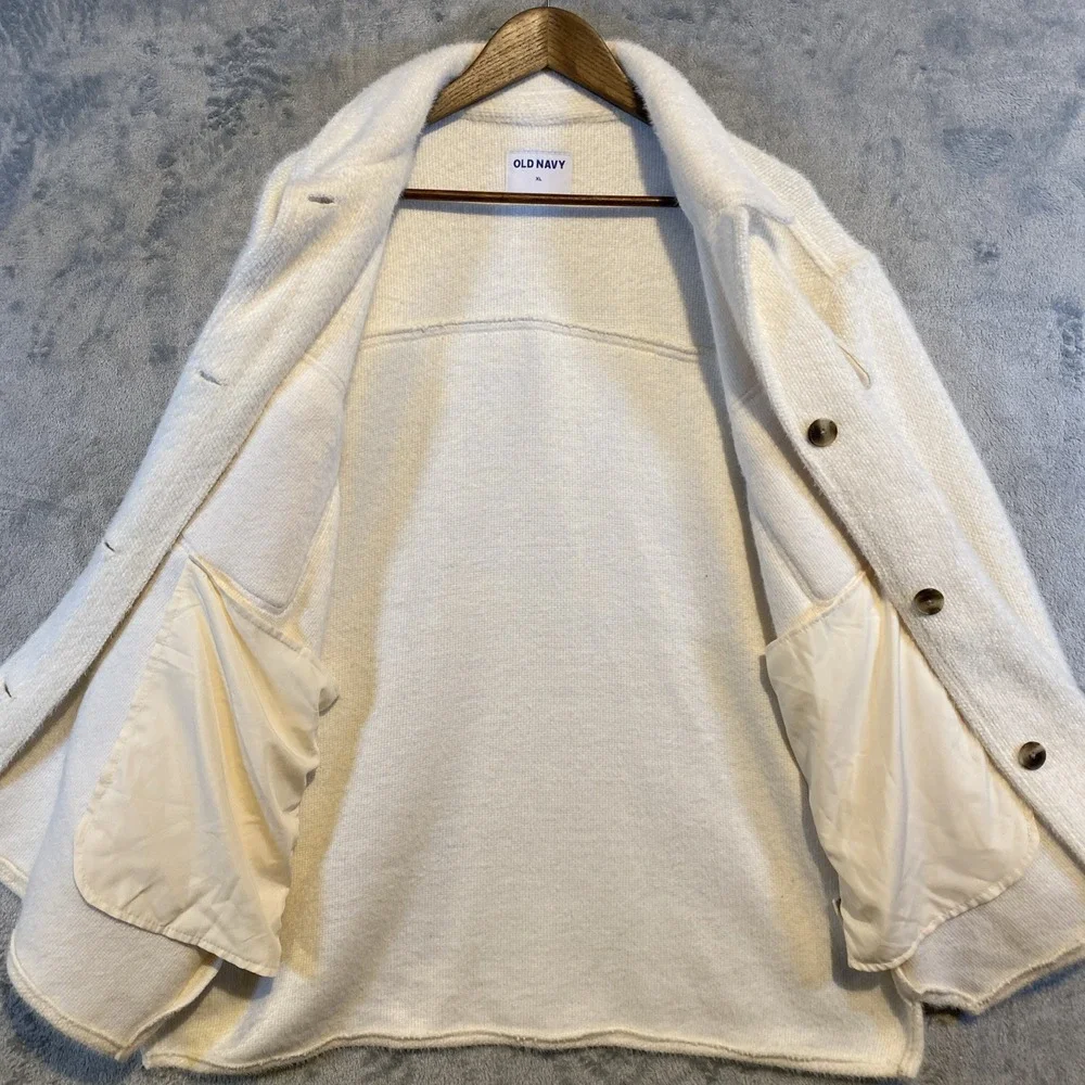Old Navy Shacket Women's Size XL Ivory Button Front Plush Cozy Soft Quiet Luxury